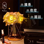 【愛莯】6 朵玫瑰花LED夜燈菱形玻璃花瓶系列(附贈USB充電插頭) 5朵象牙白玫瑰花＋1朵維多利亞