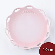 Le Creuset 蕾絲花語系列 花邊圓形淺盤 19cm 貝殼粉