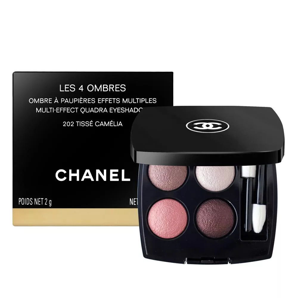 盡情展現自我,持久、飽和、顯色完美調和營造自然妝效,剔透奢華眼妝。CHANEL 香奈兒四色眼影2g,多色可選,國際航空版,適合日常與場合使用,輕鬆打造時尚眼妝。 CHANEL香奈兒 四色眼影