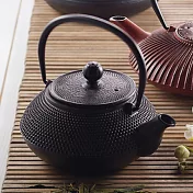 《La Cafetiere》鑄鐵濾茶壺(墨黑點珠0.6L) | 泡茶 下午茶 茶具