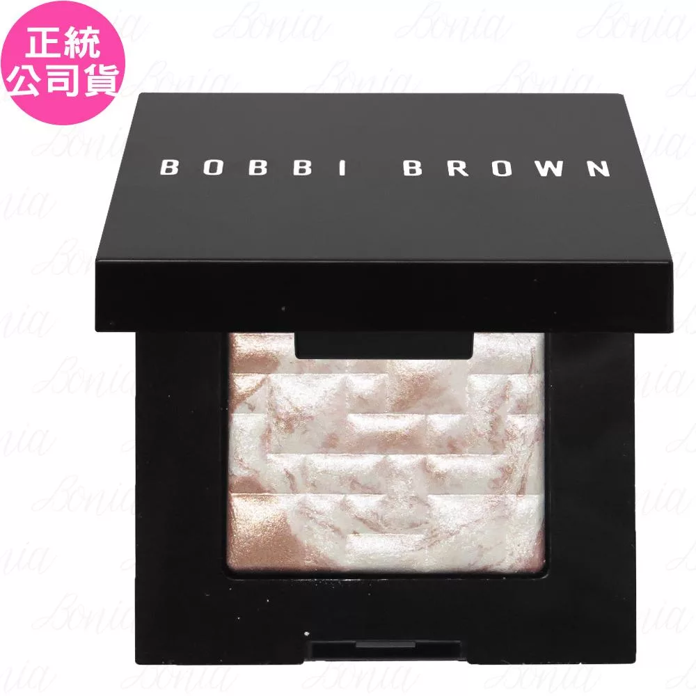 BOBBI BROWN 金緻美肌粉為精緻腮紅系列,3g小容量設計適合旅行攜帶,精巧旅行袋組方便隨身攜帶。採用高品質粉末,輕盈均勻上色,適合各種膚質,提供自然好膚色,是專櫃公司貨,品質有保障。 BOBBI BROWN 金緻美肌粉